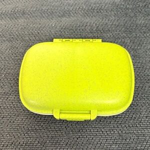 NEW: 8 Compartment Pill Organizer Box Medicine Case with Locking Lids GREEN